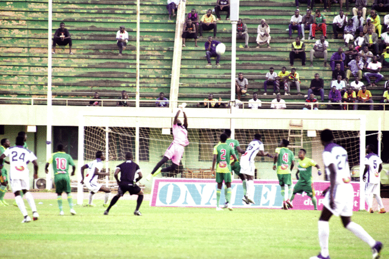 Championnat national de foot D1 Salitas caracole en tête