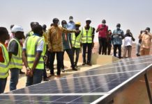 Projet back up solaire phase I: Le ministre Bachir Ouédraogo visite des installations