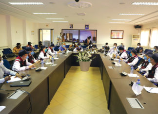 Riposte au COVID-19 au Burkina : des experts chinois découvrent le plan de l’OMS