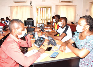 Centre des opérations de réponse aux urgences sanitaires : des journalistes prennent le pouls