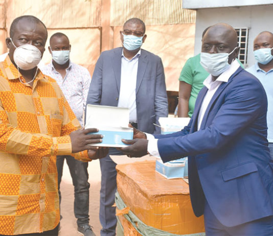 Lutte contre le COVID-19 : Un Burkinabè vivant en Chine offre 32 500 bavettes