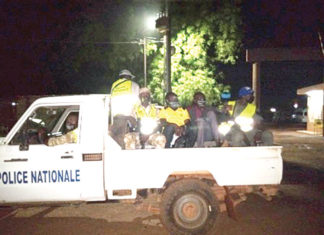 Couvre-feu à Yako: une nuit de patrouille avec la Police
