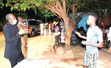 Respect du couvre-feu : Le ministre Ousséni Compaoré en patrouille à Bobo-Dioulasso