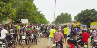 Marche à Bobo pour la levée du couvre-feu Les manifestants dispersés à coups de gaz lacrymogène