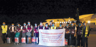 Lutte contre le COVID-19: fin de mission pour les médecins chinois