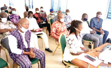 Assises sur l’éducation des Hauts-Bassins : Le plan d’action sur les recommandations remis à Boyo Jean Célestin Koussoubé