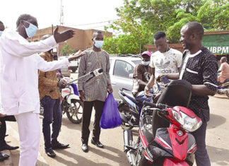 Port obligatoire du masque : Le ministre de la Sécurité sensibilise les usagers