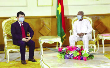 Coopération sino-burkinabè : le bitumage de la route Banfora-Gaoua en discussion
