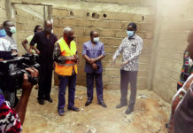 Tenkodogo: le ministre Alkassoum Maïga « inspecte » le chantier