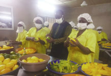 Transformation des produits locaux : Le ministre Harouna Kaboré visite des unités de production