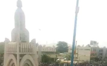 Mali: des populations dans les rues de Bamako pour demander le départ du président