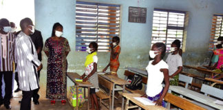 Réouverture des classes d’examen: des cours de COVID-19 dispensés aux élèves