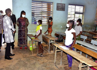 Réouverture des classes d’examen: des cours de COVID-19 dispensés aux élèves