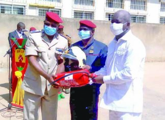 Brigade nationale des sapeurs-pompiers : le ministre Chériff Sy offre des équipements d’intervention