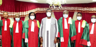 Offres de santé au Burkina : les médecins exposent leurs préoccupations à Bala Sakandé