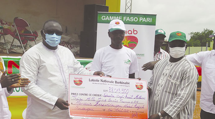 Loterie nationale burkinabè: Abdoul Razack Béréwidougou empoche plus de 88 millions FCFA