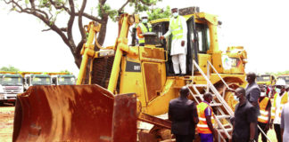 Réhabilitation du tronçon Gounghin-Frontière du Niger : le Premier ministre donne le coup de bulldozer