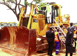 Réhabilitation du tronçon Gounghin-Frontière du Niger : le Premier ministre donne le coup de bulldozer