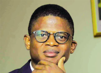 Offrande lyrique : la coutume et la loi, Antigone en Afrique