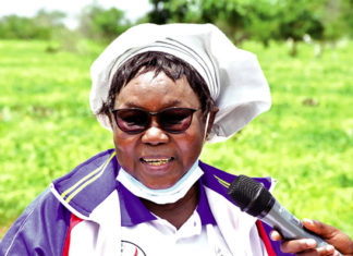 Production du niébé dans le Sourou : l’épouse du chef du gouvernement galvanise les producteurs