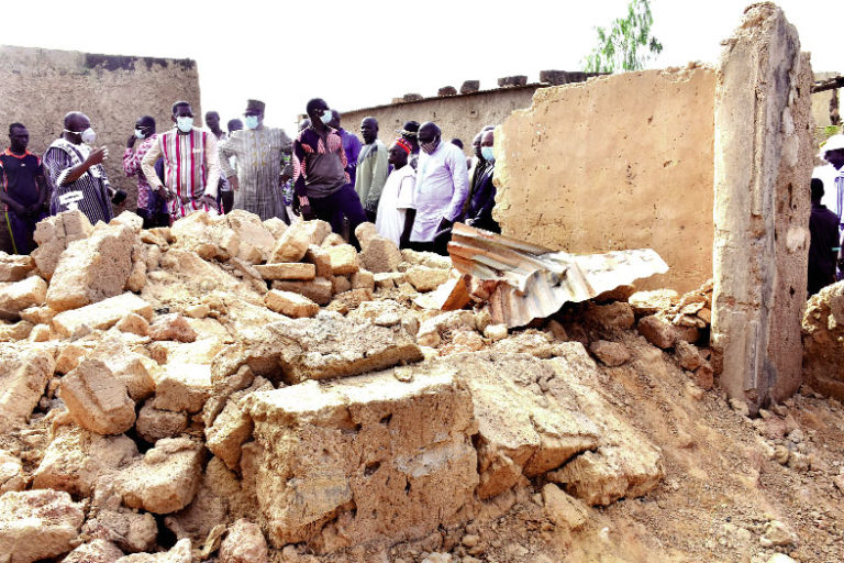 Pluies diluviennes à Ouagadougou : Bala Sakandé réconforte les sinistrés