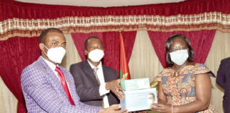 Lutte contre la COVID-19: l’Assemblée nationale reçoit 60 000 cache-nez