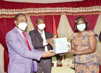 Lutte contre la COVID-19: l’Assemblée nationale reçoit 60 000 cache-nez