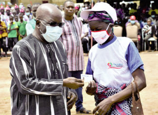 Assurance maladie universelle : Les premiers bénéficiaires reçoivent leurs cartes