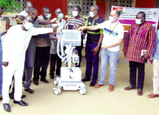 CHR de Dori: IAMGOLD Essakane SA offre des équipements de plus de 140 millions FCFA