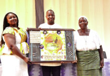 Promotion du Faso Dan Fani : Les tisseuses reconnaissantes à leur ministre de tutelle