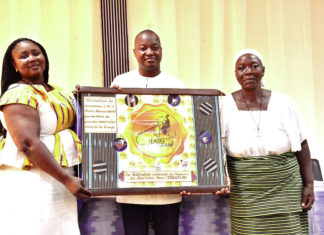 Promotion du Faso Dan Fani : Les tisseuses reconnaissantes à leur ministre de tutelle