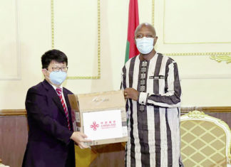 Lutte contre la COVID-19: la Chine offre du matériel de 600 millions F CFA