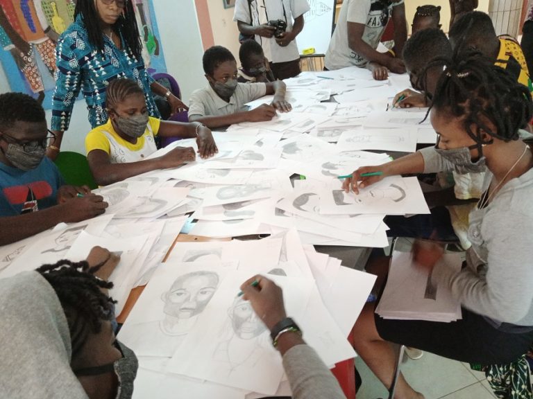 Projet coup de pousse: Une voix pour les enfants sourds et entendant