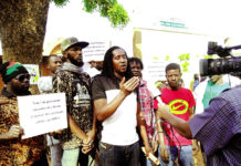 Gestion du droit d’auteur: des artistes mécontents