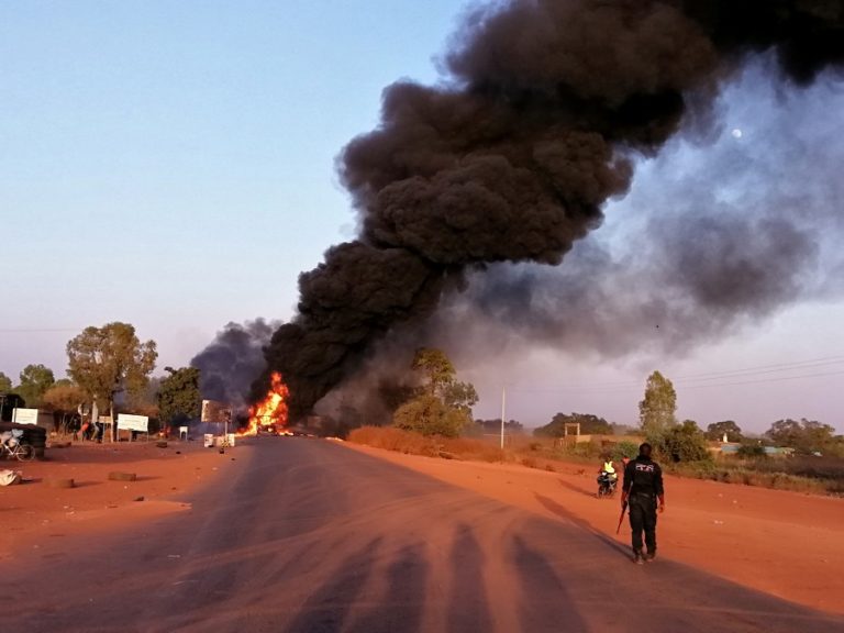Explosion d’un car sur la RN1: 5 morts, 14 blessés