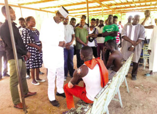 Attaque à la cité universitaire de Kossodo:le ministre Ousséni Compaoré au chevet des blessés