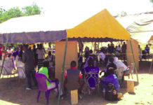 Des bureaux de vote à « l’air libre » à Ziniaré