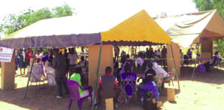 Des bureaux de vote à « l’air libre » à Ziniaré