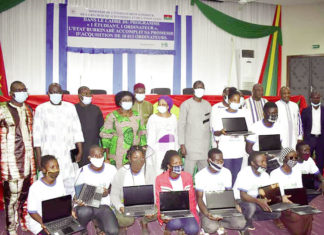 Opération « Un étudiant, un ordinateur » 256 bénéficiaires reçoivent leurs appareils