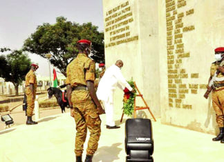 An VI de l’insurrection populaire : Le Premier ministre rend hommage aux martyrs