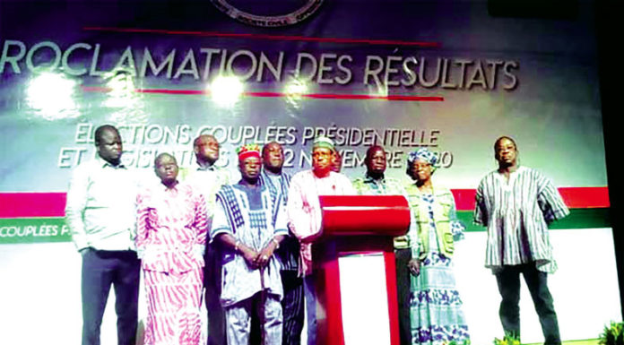 Proclamation des résultats des élections : Les commissaires de l’Opposition reviennent à la plénière