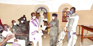 Saisie d’objets d’art : le ministère de la Culture reçoit des statuettes