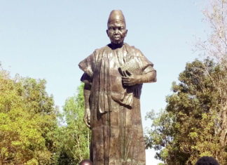 Hommage au professeur Joseph Ki-Zerbo: une statue de « l’immortalité » à l’enseignant-chercheur