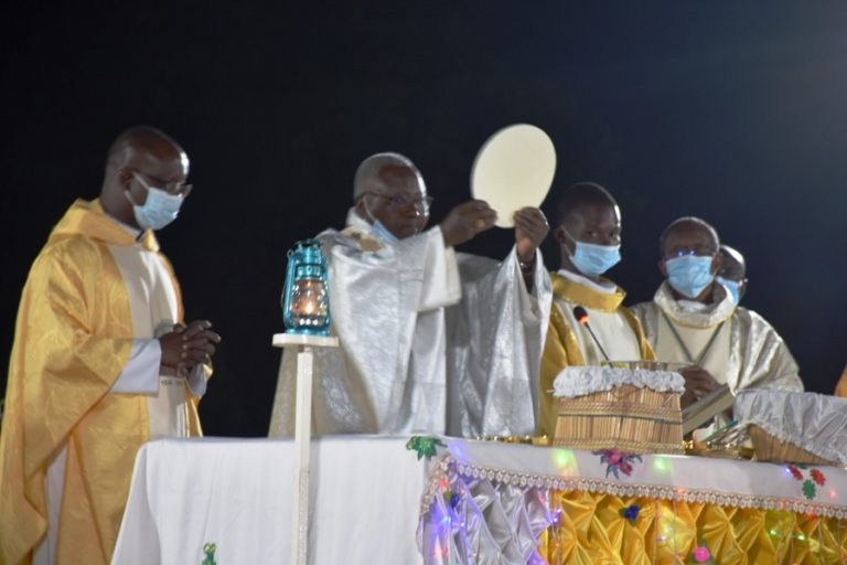Fête de Noël 2020: L’église catholique appelle à dire « oui » à la famille