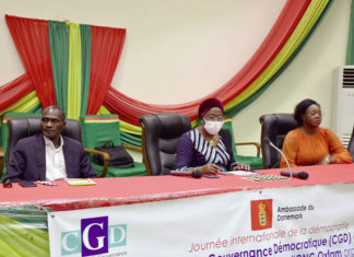 Journée internationale de la démocratie: la relève générationnelle au Burkina en débat