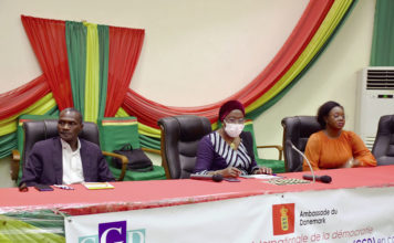 Journée internationale de la démocratie: la relève générationnelle au Burkina en débat