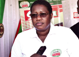 11-Décembre à Banfora : Le stand des Editions Sidwaya séduit des visiteurs