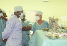 Chirurgie cardiaque à Tengandogo: le ministre Charlemagne Ouédraogo encourage les spécialistes