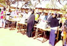 Institut des jeunes sourds du Faso : Des kits d’installation pour des couturiers et coiffeuses