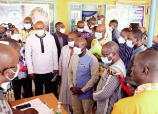 Facturation bimestrielle de l’ONEA: le ministre Ousmane Nacro sur les sites de prise en charge des plaintes